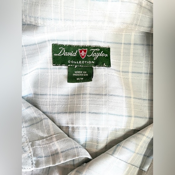 DAVID TAYLOR Light blue and white plaid short sleeve shirt size M. - Picture 8 of 12